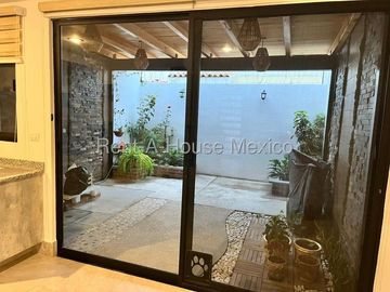 Casa en Venta en Meseta | Cocina Equipada y Patio Techado SGU2566