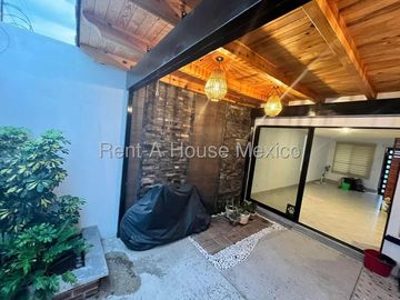 Casa en Venta en Meseta | Cocina Equipada y Patio Techado SGU2566
