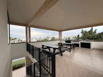 Casa en Venta en Meseta | Cocina Equipada y Patio Techado SGU2566