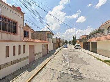 Casa venta, Hipoteca en recuperación, Del Parque, Toluca de Lerdo, México.