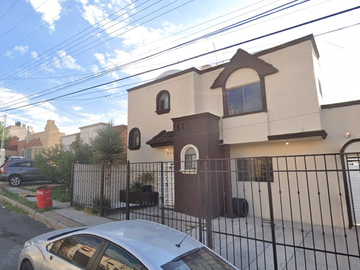 Casa en Venta en  Univ. de Salamanca 8934, Lomas Universidad, Juventud Nte, 31123 Chihuahua, Chih.