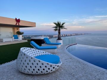 HERMOSA CASA EN RENTA VACACIONAL CON HELIPUERTO EN ACAPULCO
