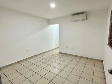 CASA EN RENTA EN VILLA BONITA RESIDENCIAL