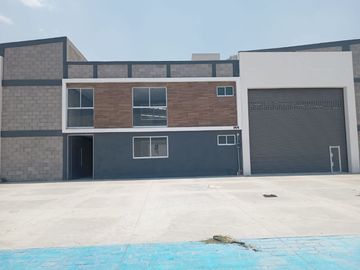 BODEGA NUEVA EN RENTA PARQUE ARCO SUR LEON, GTO 1000 M2 OFICINAS Y VIGILANCIA 24/7.