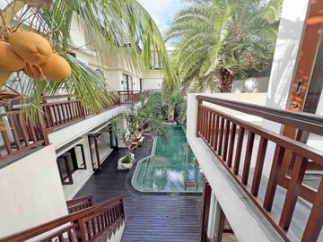 DIJUAL / FREEHOLD : Luxury Villas 6 Bed, Jl. Tegal Cupek, Bumbak, Umalas, Badung Bali