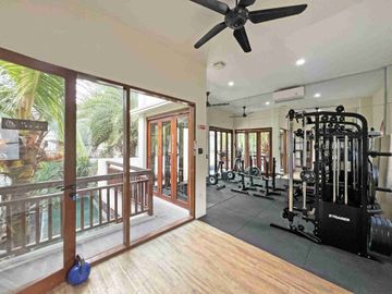 DIJUAL / FREEHOLD : Luxury Villas 6 Bed, Jl. Tegal Cupek, Bumbak, Umalas, Badung Bali