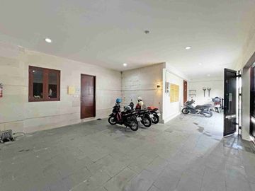 DIJUAL / FREEHOLD : Luxury Villas 6 Bed, Jl. Tegal Cupek, Bumbak, Umalas, Badung Bali