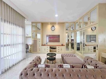 DIJUAL / FREEHOLD : Luxury Villas 6 Bed, Jl. Tegal Cupek, Bumbak, Umalas, Badung Bali