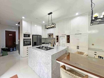 DIJUAL / FREEHOLD : Luxury Villas 6 Bed, Jl. Tegal Cupek, Bumbak, Umalas, Badung Bali