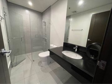 Clean Title RFO Fully Furnished 2BR with Parking FOR SALE at Garden Towers Ayala Center Makati