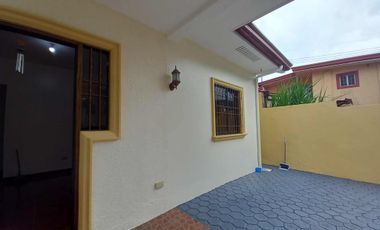 Pre-Owned Bungalow House and Lot For Sale in Patutong Malaki North Tagaytay City (outside subd)-MC