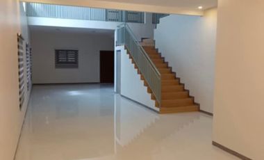 House and Lot For Sale in Foggy Heights Subd in Tagaytay City (near china bank)-MC