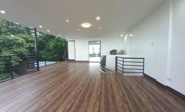 Pre-Owned House and Lot For Sale in Mendez Crossing East Tagaytay City (with airbnb business)-MC