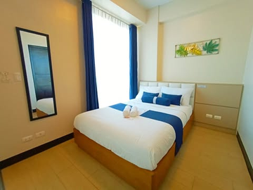 【For SALE】8 Newtown  Boulevard 12th floor Executive studio with Bathtub and Balcony. FREE ACCESS TO MACTAN NEWTOWN BEACH!!