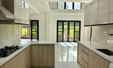 House and Lot For Sale in Pueblo Del Sol Subd in Tagaytay City (near little souls church)-MC