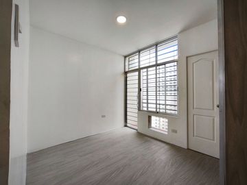 3-Storey Modern Townhouse for Sale near UP DILIMAN -MD