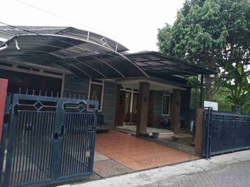 Di jual rumah megah ukuran yg luas dengan harga jual cepat Lokasi kampung dukuh Ciledug Sudimara selatan Tangerang kota