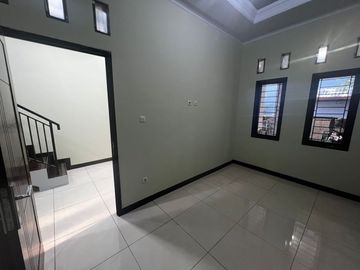 Dijual rumah cantik terawat langsung huni di Pondok Pekayon Indah, Bekasi