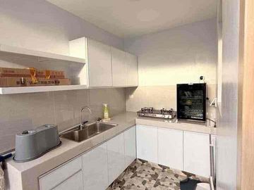 5 BEDROOMS SEMI-FURNISHED TWO STOREY HOUSE & LOT FOR SALE
