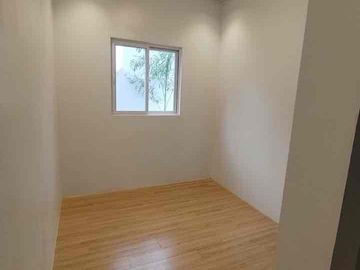 5 BEDROOMS SEMI-FURNISHED TWO STOREY HOUSE & LOT FOR SALE