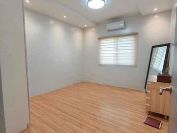 5 BEDROOMS SEMI-FURNISHED TWO STOREY HOUSE & LOT FOR SALE