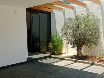 CASA EN RENTA HERMOSA $35,000 FUENTES DE MORATILLA, HERMANOS SERDAN, ESTEBAN DE ANTUÑANO, AUTOPISTA, PLANTA VW.