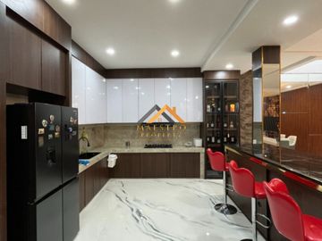 Dijual Rumah Full Furnished Lux Komplek Taman Malibu Indah (Daerah Polonia)