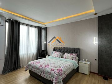 Dijual Rumah Full Furnished Lux Komplek Taman Malibu Indah (Daerah Polonia)