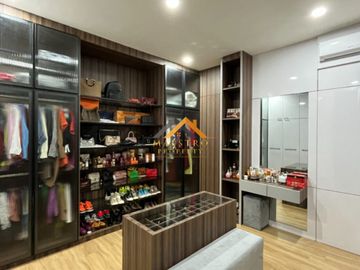 Dijual Rumah Full Furnished Lux Komplek Taman Malibu Indah (Daerah Polonia)