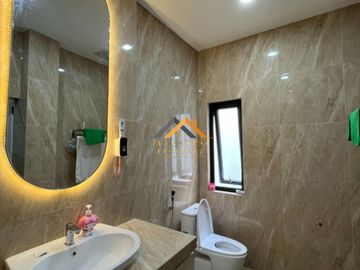 Dijual Rumah Full Furnished Lux Komplek Taman Malibu Indah (Daerah Polonia)