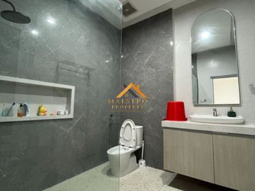 Dijual Rumah Full Furnished Lux Komplek Taman Malibu Indah (Daerah Polonia)