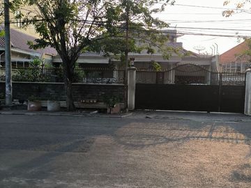 Rumah/Tempat Usaha Nol Raya Arjuna bagus siap HUNI , Carport 5 mobil  Garasi 3 mobil
