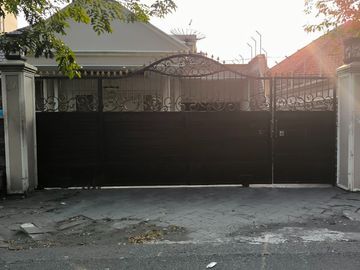 Rumah/Tempat Usaha Nol Raya Arjuna bagus siap HUNI , Carport 5 mobil  Garasi 3 mobil