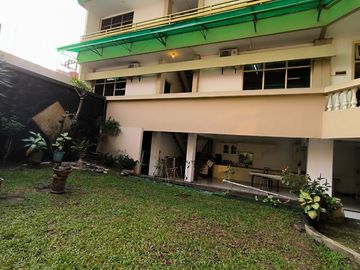 Rumah/Tempat Usaha Nol Raya Arjuna bagus siap HUNI , Carport 5 mobil  Garasi 3 mobil