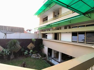 Rumah/Tempat Usaha Nol Raya Arjuna bagus siap HUNI , Carport 5 mobil  Garasi 3 mobil