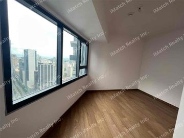 Rush Sale: P6.95m only for 35 sqm 1BR at The Rise Makati by Shangrila