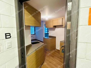 Rush Sale: P6.95m only for 35 sqm 1BR at The Rise Makati by Shangrila