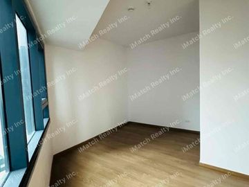 Rush Sale: P6.95m only for 35 sqm 1BR at The Rise Makati by Shangrila