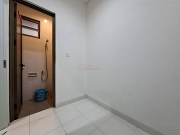 Disewa Rumah 3 Lantai - 4BR di Puri 11 Heritage | Furnish, Cluster Premium, Akses Mudah ke Tol & Pusat Kota, Siap Huni, Interior Elegan