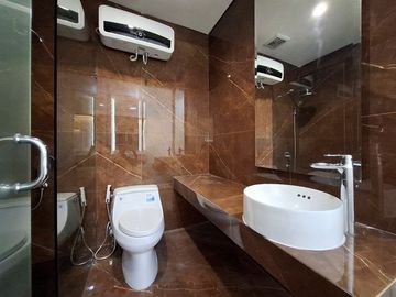 Disewa Rumah 3 Lantai - 4BR di Puri 11 Heritage | Furnish, Cluster Premium, Akses Mudah ke Tol & Pusat Kota, Siap Huni, Interior Elegan