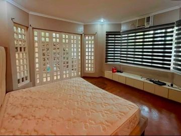 450 SQM Property in Alabang Hills For Sale