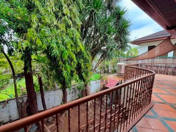 450 SQM Property in Alabang Hills For Sale