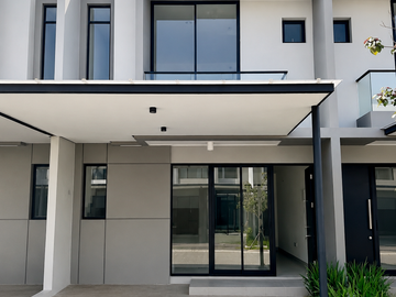 Rumah 2lt luas 6x15 90meter Cluster Florida PIK 2 Pantai Indah Kapuk