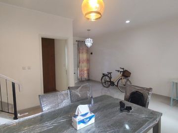 DISEWA RUMAH SUVARNA SUTERA BAHANA MURAH