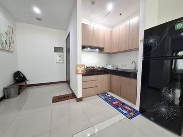 Disewakan Apartemen 2 Bedroom Hook di AKR Gallery West Residence Furnish Lengkap, Kebon Jeruk, Jakarta Barat.