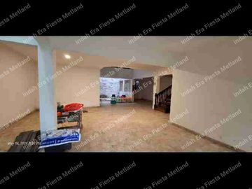 Rumah Mewah strategis adem taman ratu jakarta barat