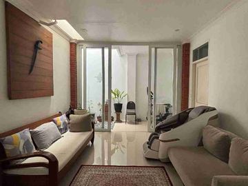RUMAH DALAM CLUSTER ONE GATE PONDOK KELAPA DUREN SAWIT, JAKARTA TIMUR