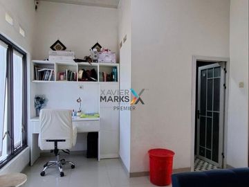 DIJUAL RUMAH CANTIK SIAP HUNI SEMI FURNISH 3 KAMAR TIDUR DI PERUMAHAN SAXOFONE, LOWOKWARU, MALANG KOTA