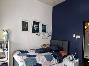 DIJUAL RUMAH CANTIK SIAP HUNI SEMI FURNISH 3 KAMAR TIDUR DI PERUMAHAN SAXOFONE, LOWOKWARU, MALANG KOTA
