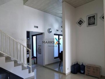DIJUAL RUMAH CANTIK SIAP HUNI SEMI FURNISH 3 KAMAR TIDUR DI PERUMAHAN SAXOFONE, LOWOKWARU, MALANG KOTA